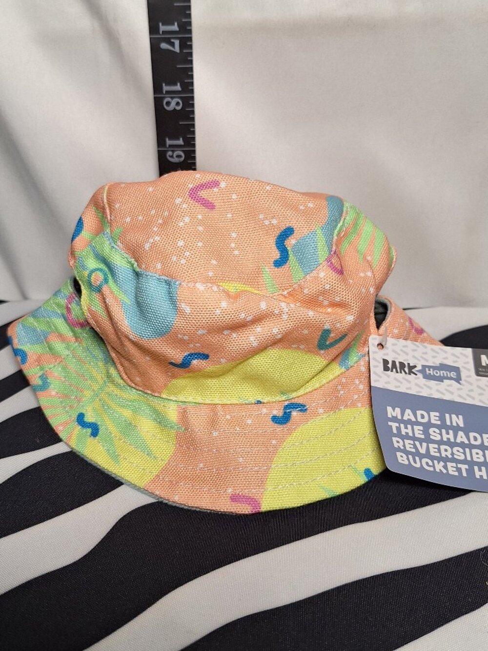 NWT Bark Made in the Shade Reversable Bucket Hat for Dogs M